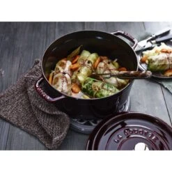 Staub Cocotte 24 Cm, Rund, Grenadine-Rot, Gusseisen -Zwilling 424424330